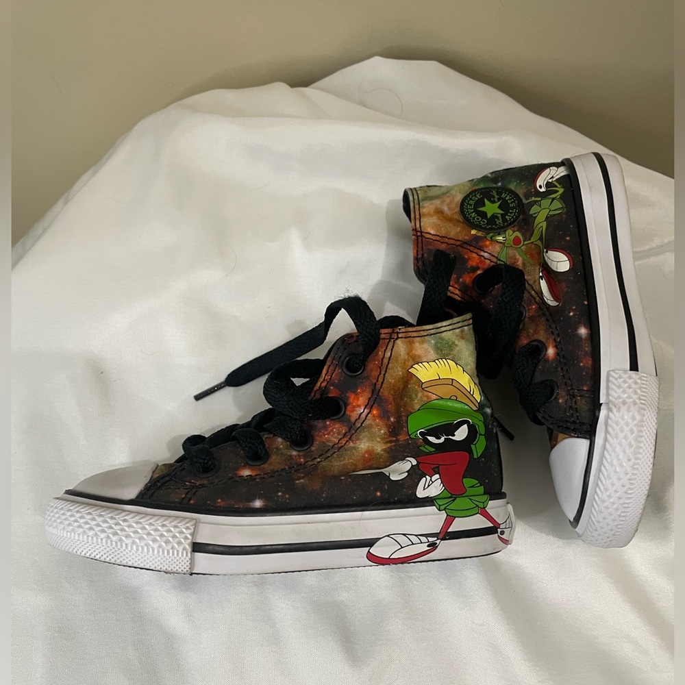 Toddler Space Jam Converse All Star size 9